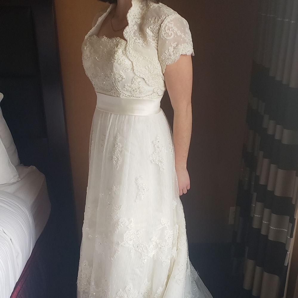 Casablanca A-Line Chantalily Lace Scallop Crystal Beaded Bridal Dress Style 1900 - Picture 9 of 16